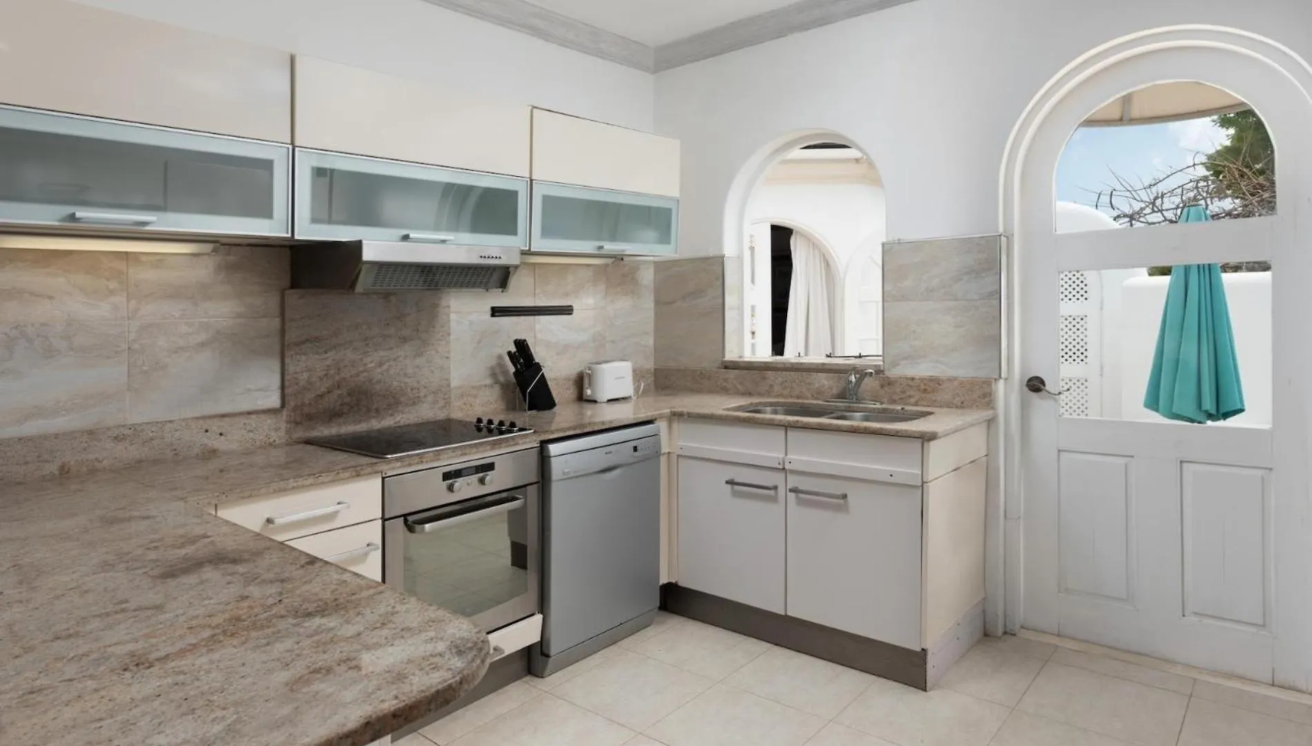 סנט ג'יימס Cassia Heights 29 Royal Westmoreland 0*, סנט ג'יימס ברבדוס